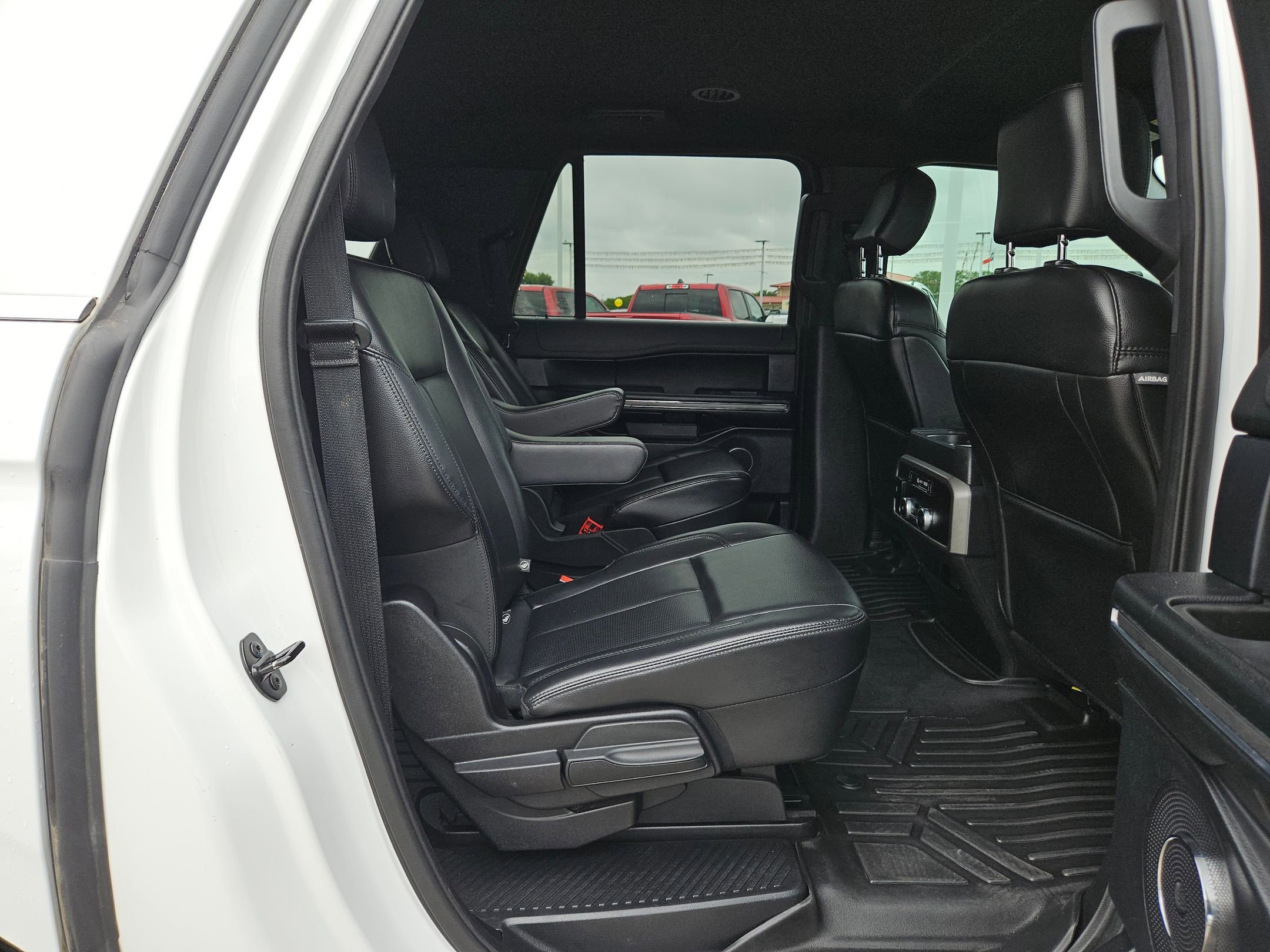 Used 2020 Ford Expedition Max XLT w/ Equipment Group 201A RWD image 25