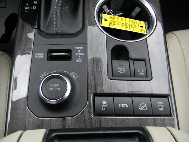 Used 2022 Toyota Highlander Limited AWD/4WD image 18