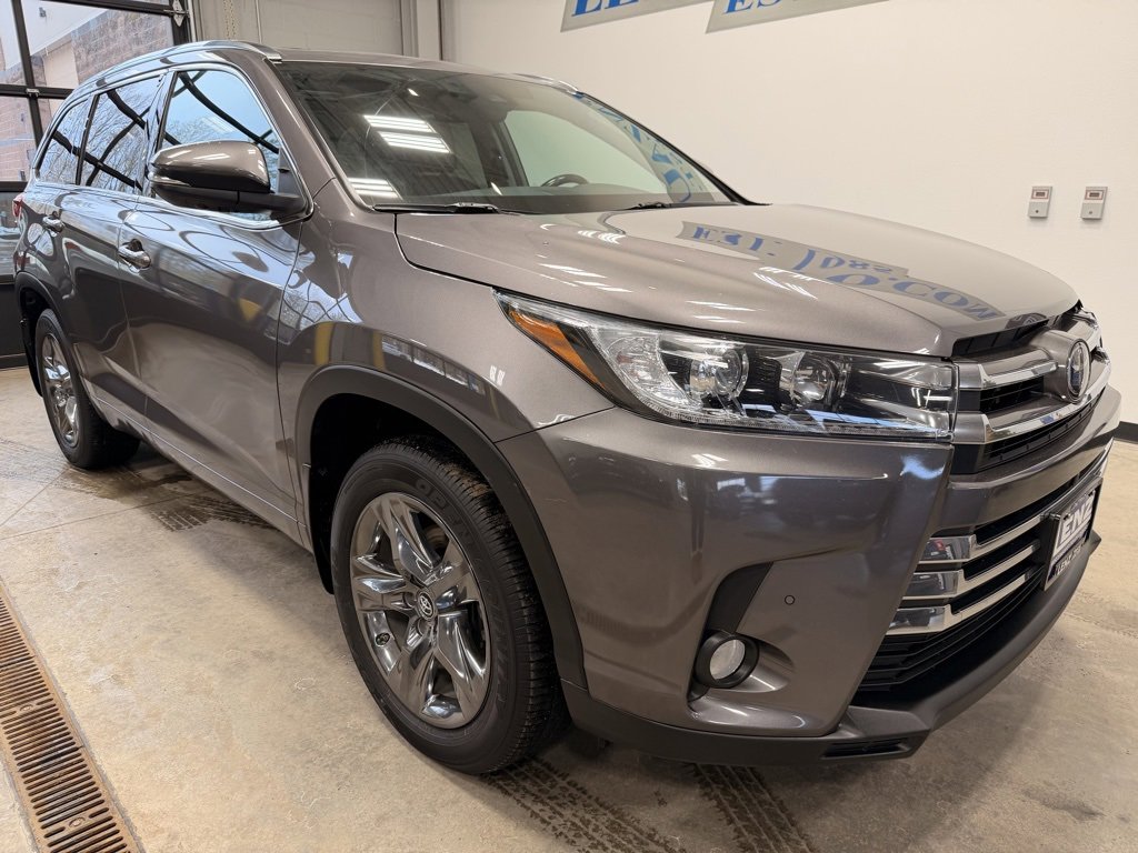 Used 2018 Toyota Highlander Limited Platinum image 2