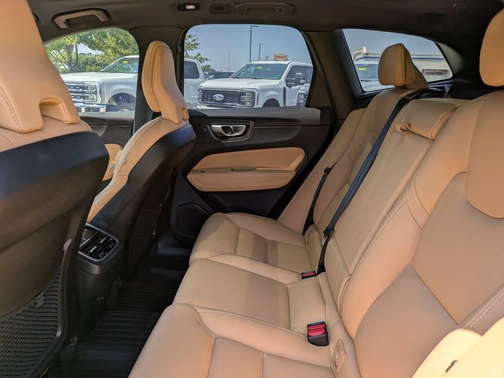 Certified 2024 Volvo XC60 B5 Ultimate w/ Protection Package Premier AWD/4WD image 14