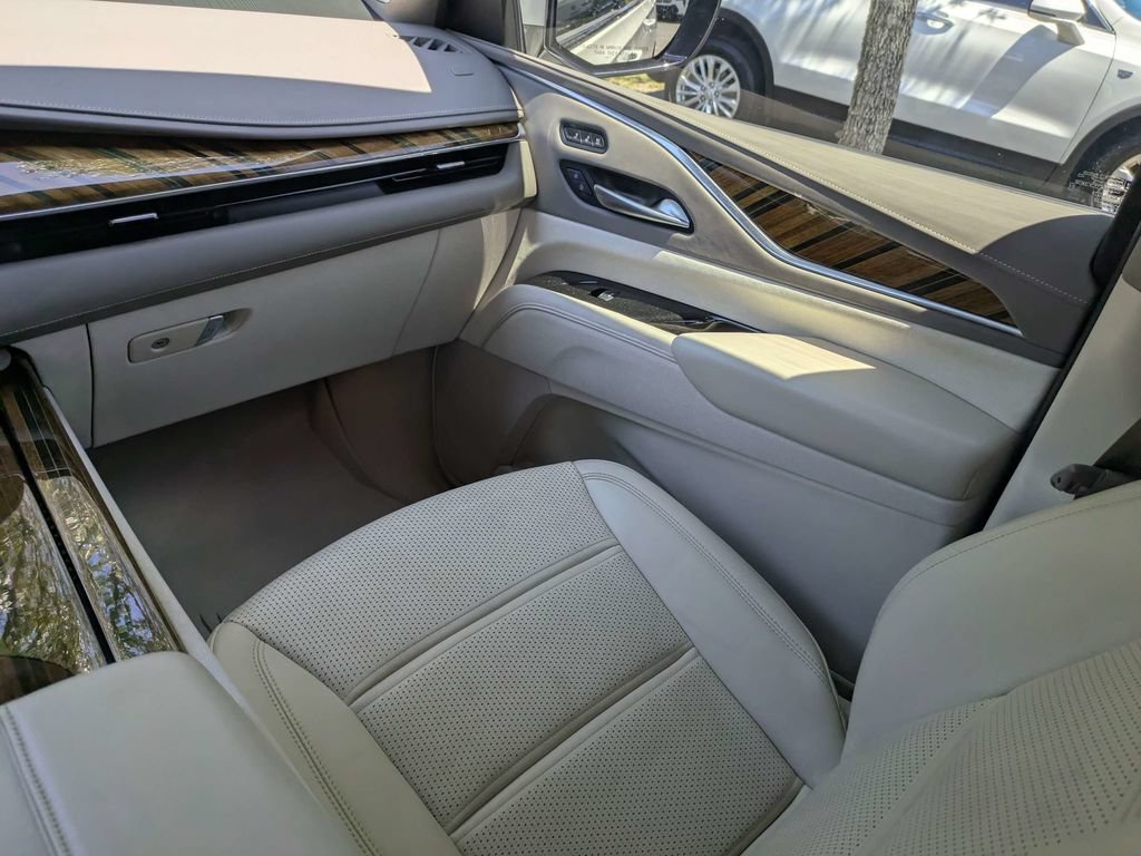 Used 2023 Cadillac Escalade ESV Sport Platinum AWD/4WD image 20
