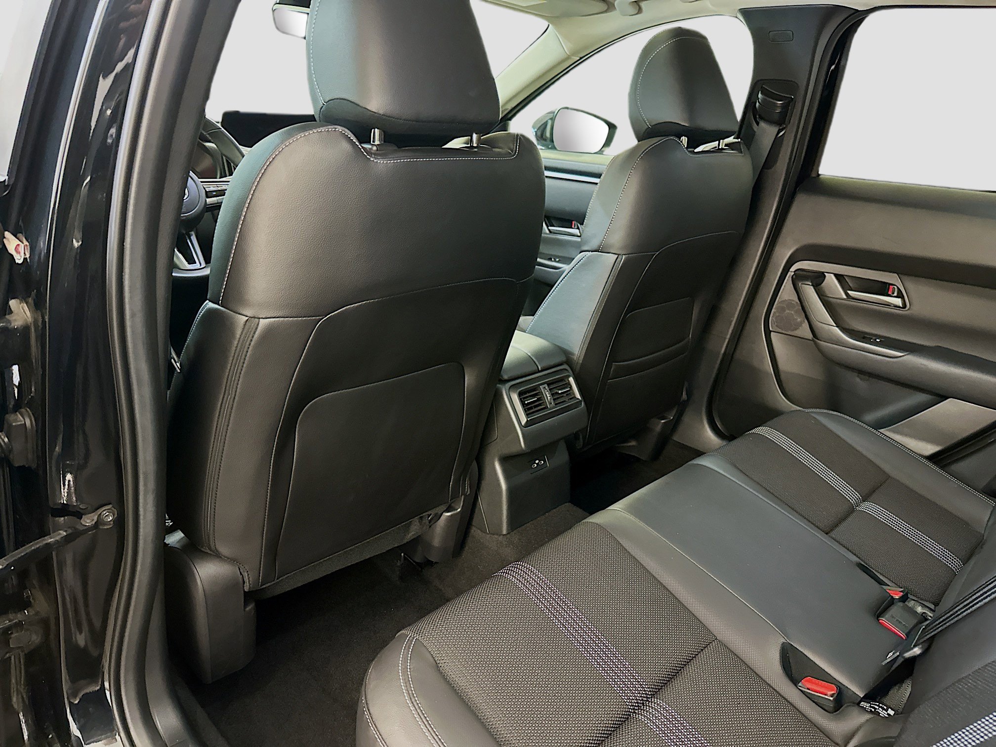 Used 2025 MAZDA CX-50 AWD 2.5 S w/ Premium Package image 29