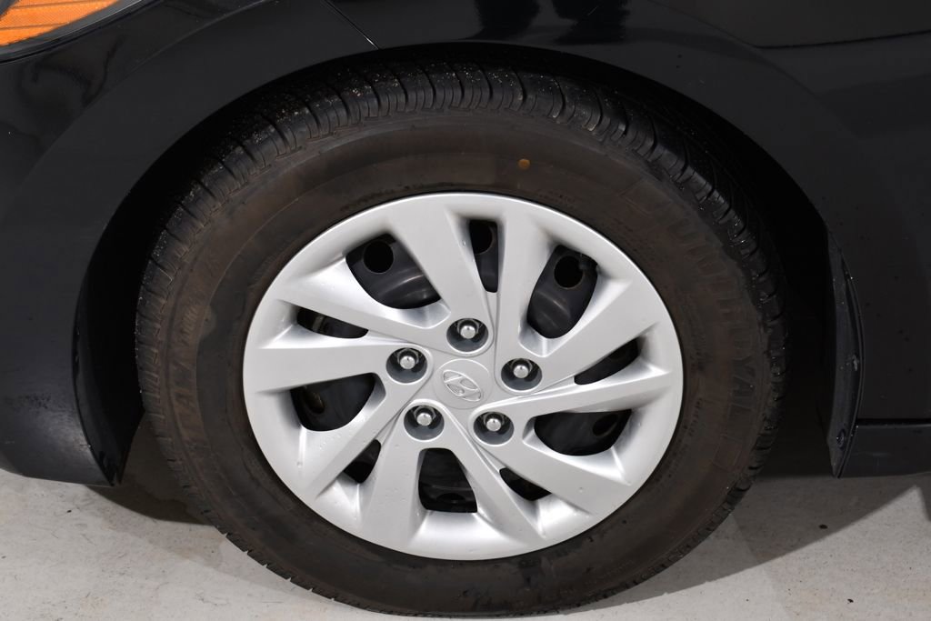 Used 2017 Hyundai Elantra SE image 23