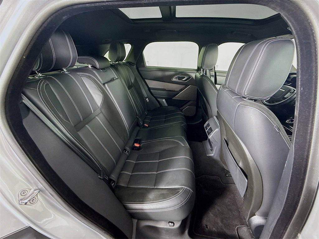 Used 2018 Land Rover Range Rover Velar R-Dynamic SE image 28