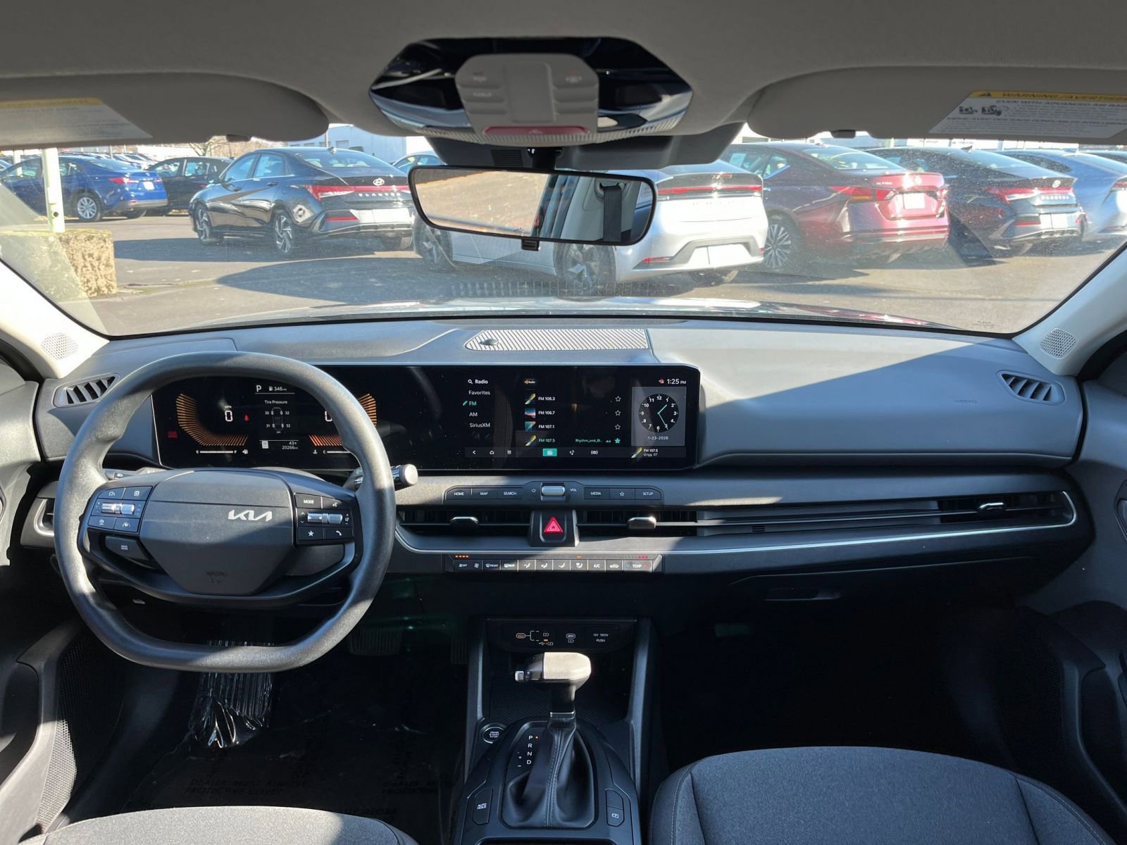 Used 2025 Kia K4 LXS image 32