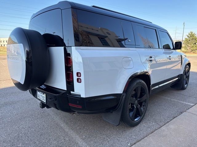 Used 2024 Land Rover Defender 130 X-Dynamic SE image 5