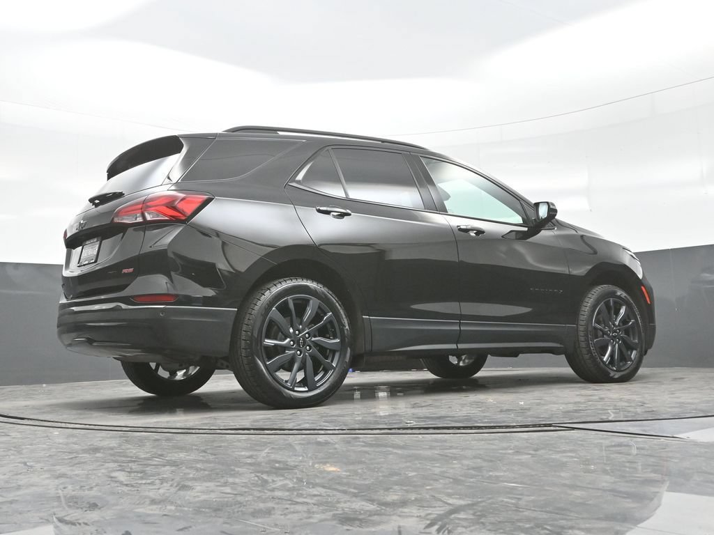 Used 2023 Chevrolet Equinox RS w/ RS Leather Package AWD/4WD image 29