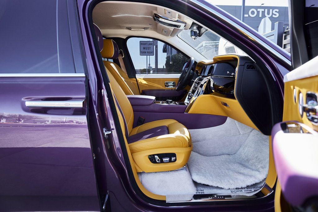Used 2025 Rolls-Royce Cullinan AWD/4WD image 23