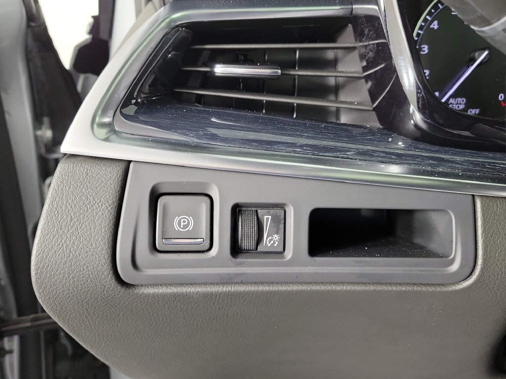 Used 2024 Cadillac XT5 Premium Luxury FWD image 32