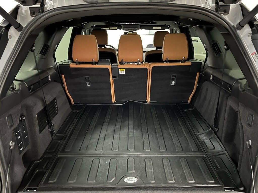 Used 2018 Land Rover Discovery HSE image 12