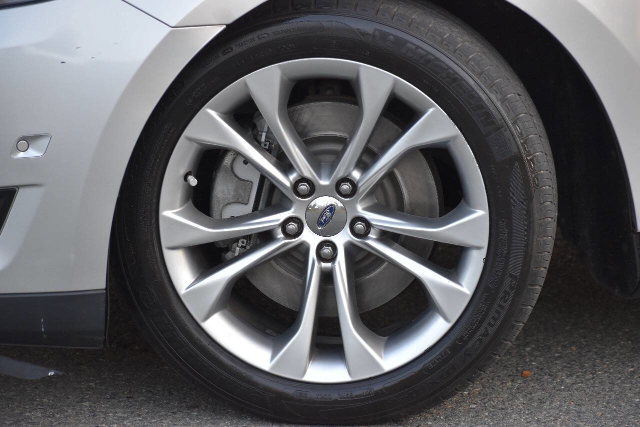 Used 2013 Ford Taurus SHO image 35