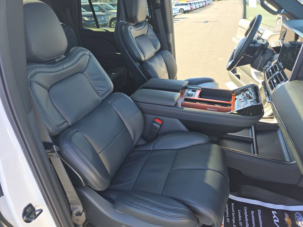 Used 2024 Lincoln Navigator L Reserve AWD/4WD image 26