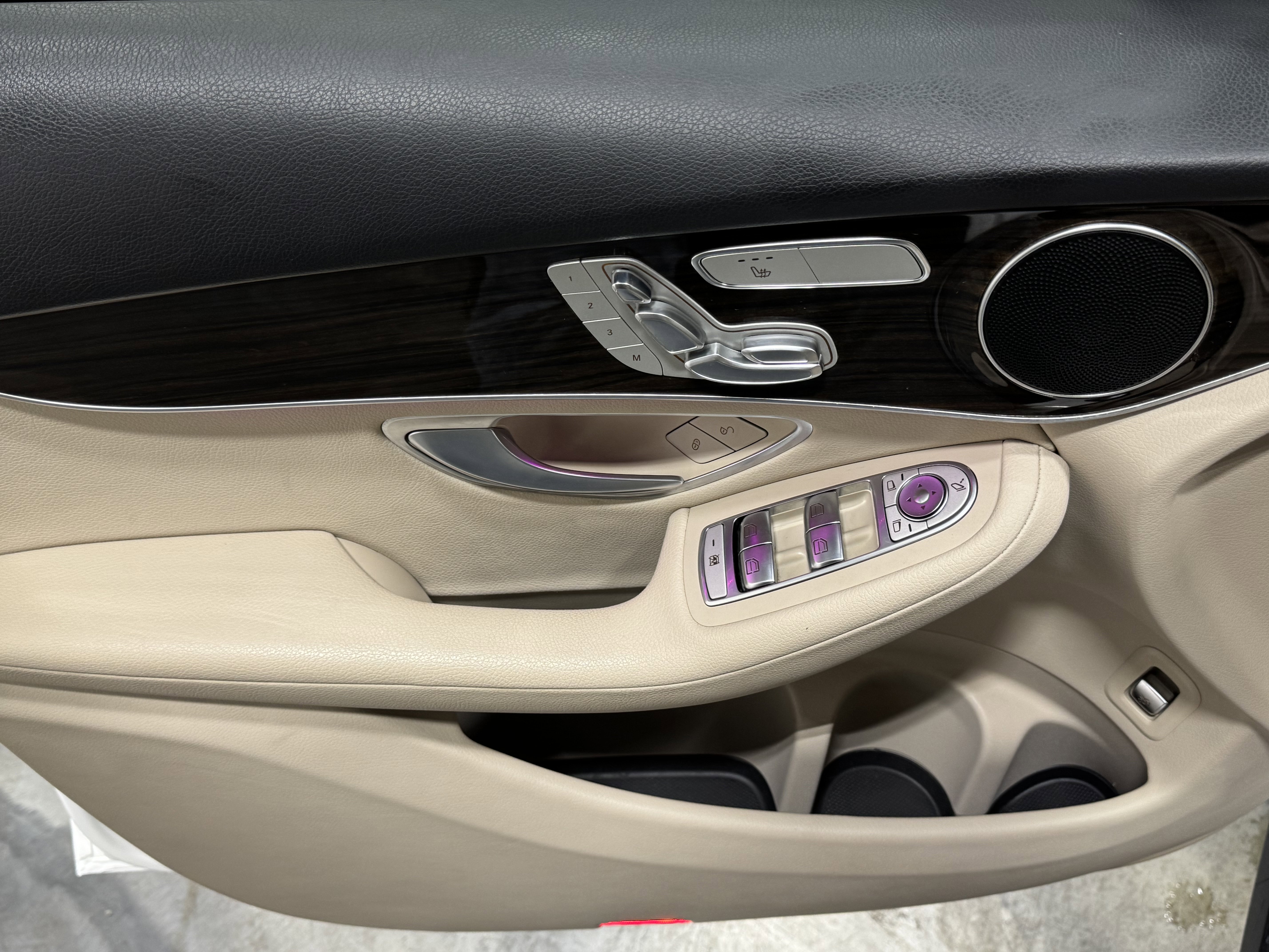 Used 2020 Mercedes-Benz GLC 300 4MATIC image 20