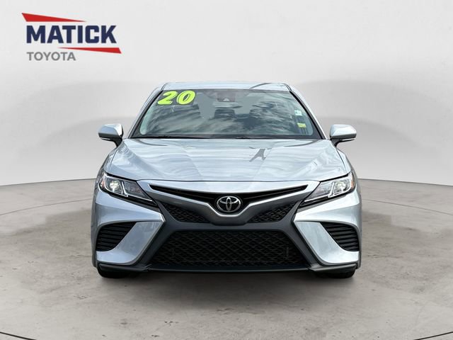 Used 2020 Toyota Camry SE w/ Convenience Package FWD image 2