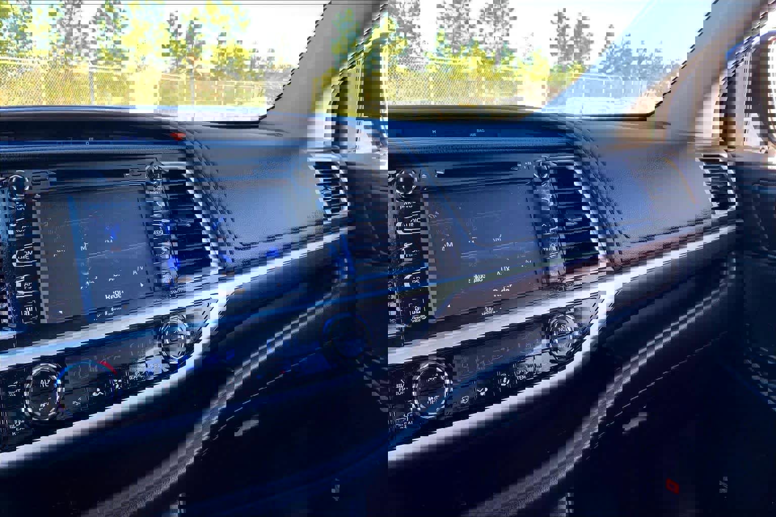 Used 2014 Toyota Highlander Limited Platinum image 34