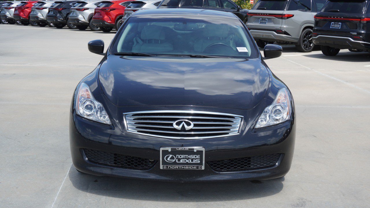 Used 2010 INFINITI G37 Convertible w/ Premium Pkg RWD image 2
