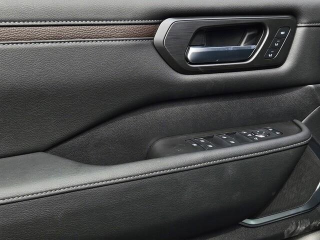 New 2025 Nissan Armada Platinum image 13