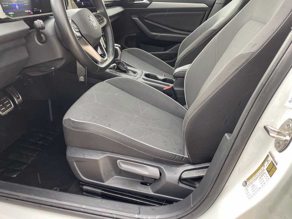 Used 2025 Volkswagen Jetta Sport FWD image 9