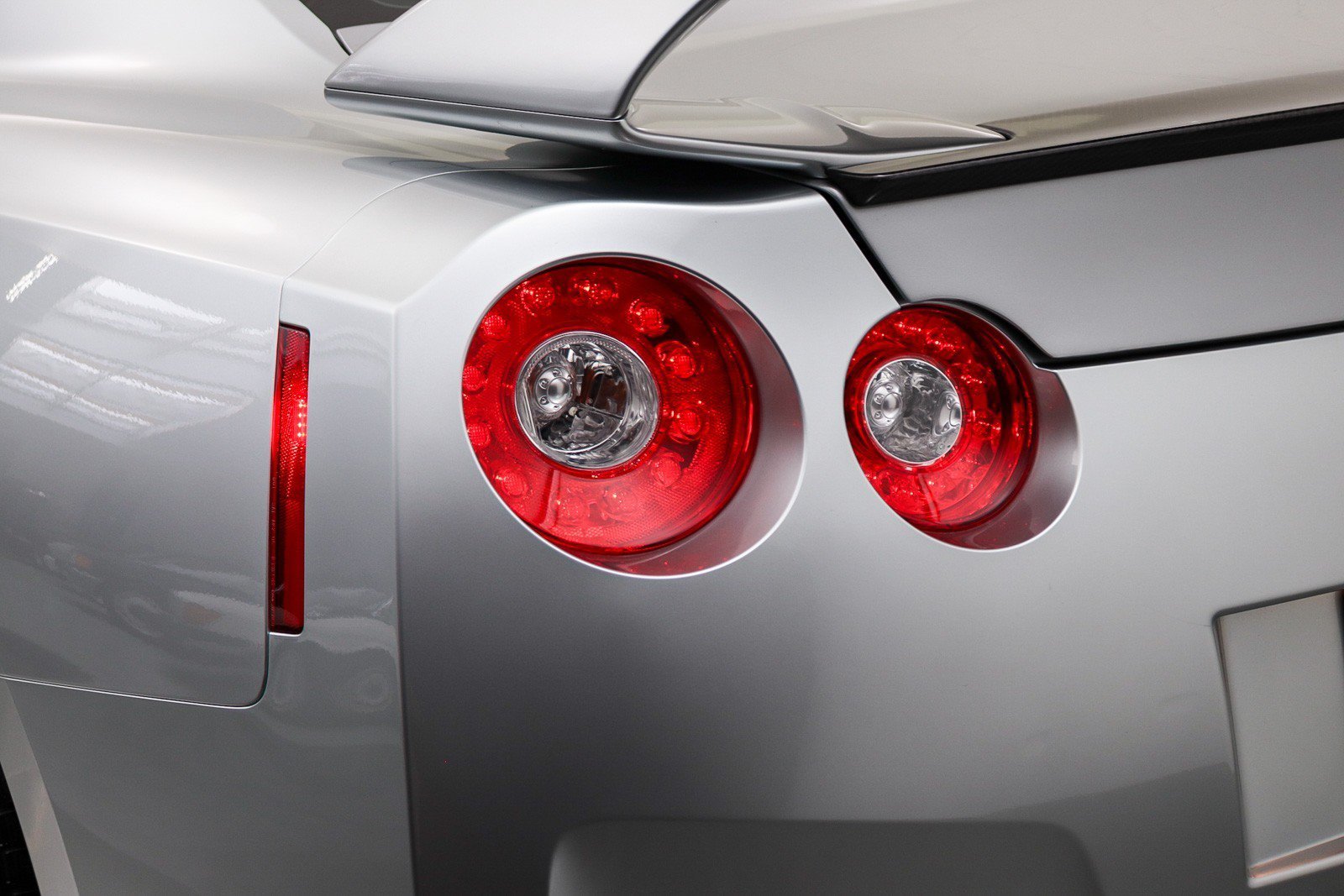 Used 2009 Nissan GT-R Premium AWD/4WD image 11