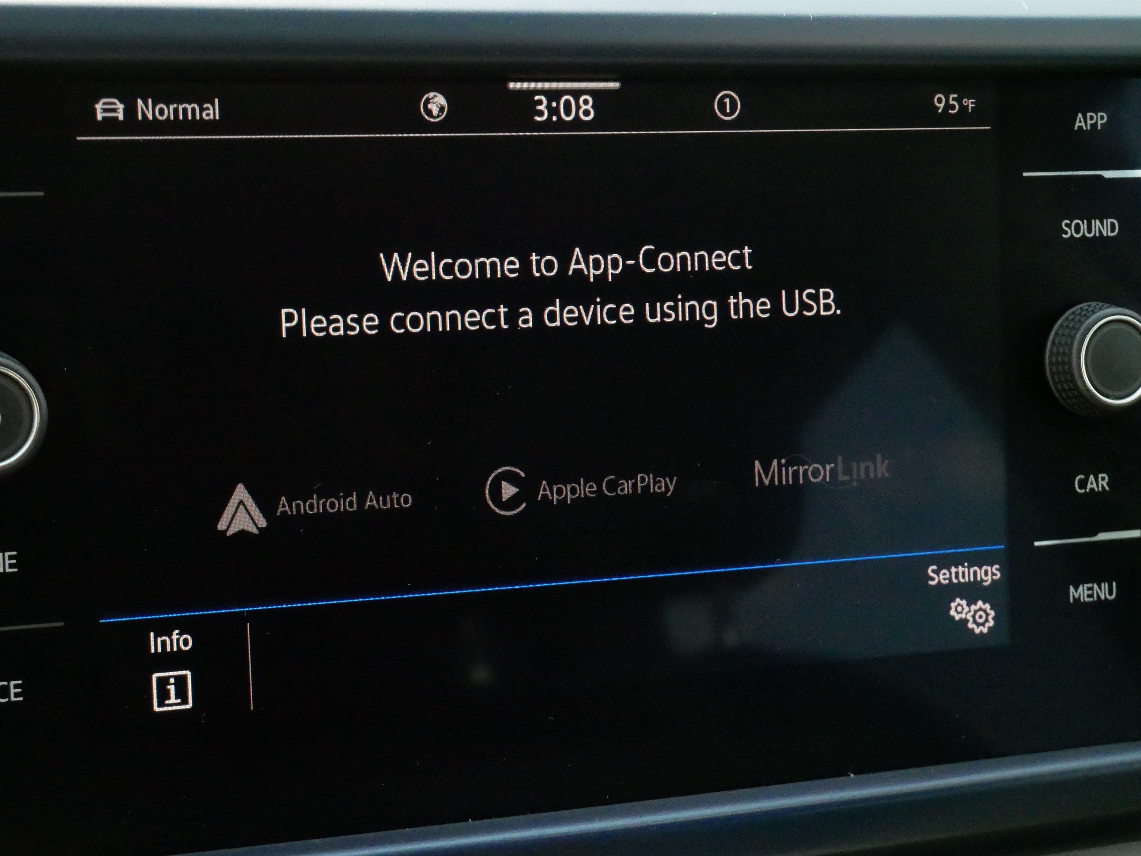 Certified 2022 Volkswagen Taos SE AWD/4WD image 30