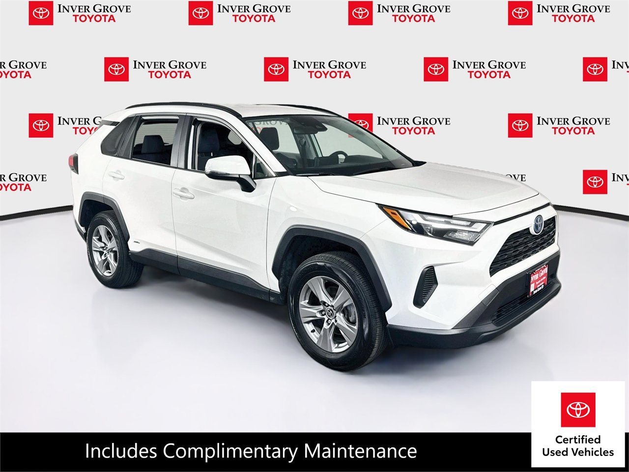 Certified 2022 Toyota RAV4 XLE w/ XLE Grade Weather Package AWD/4WD image 3