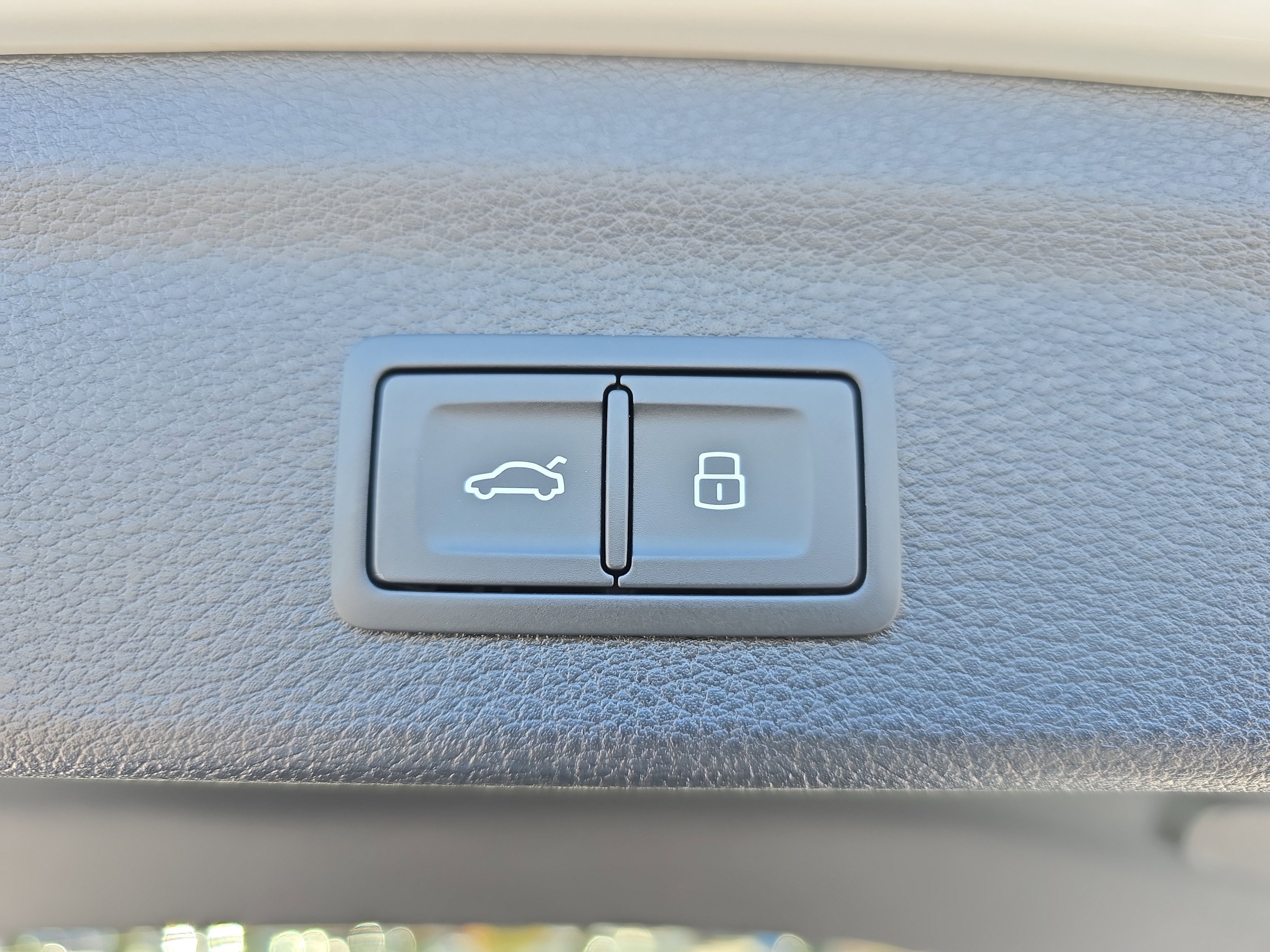 New 2025 Audi Q3 2.0T Premium image 13