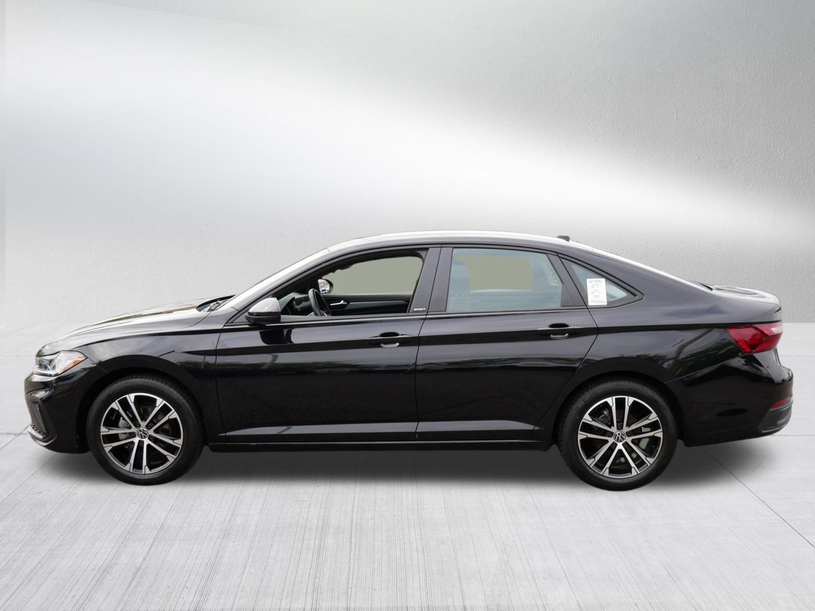 Certified 2025 Volkswagen Jetta Sport FWD image 4