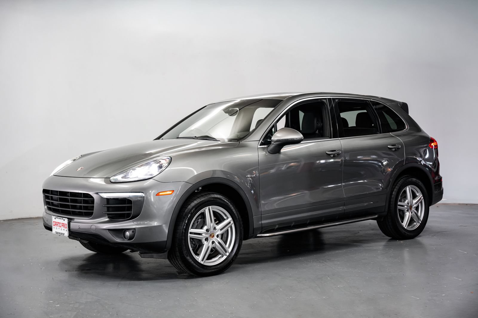 Used 2015 Porsche Cayenne Diesel AWD/4WD image 6