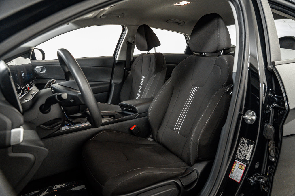 Certified 2024 Hyundai Elantra SEL FWD image 21