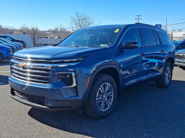 New 2025 Chevrolet Traverse LT w/ Driver Confidence Package FWD image 2