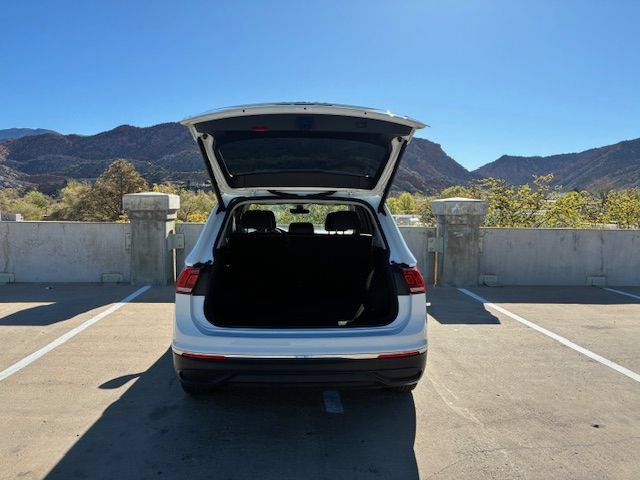Used 2024 Volkswagen Tiguan SE AWD/4WD image 8