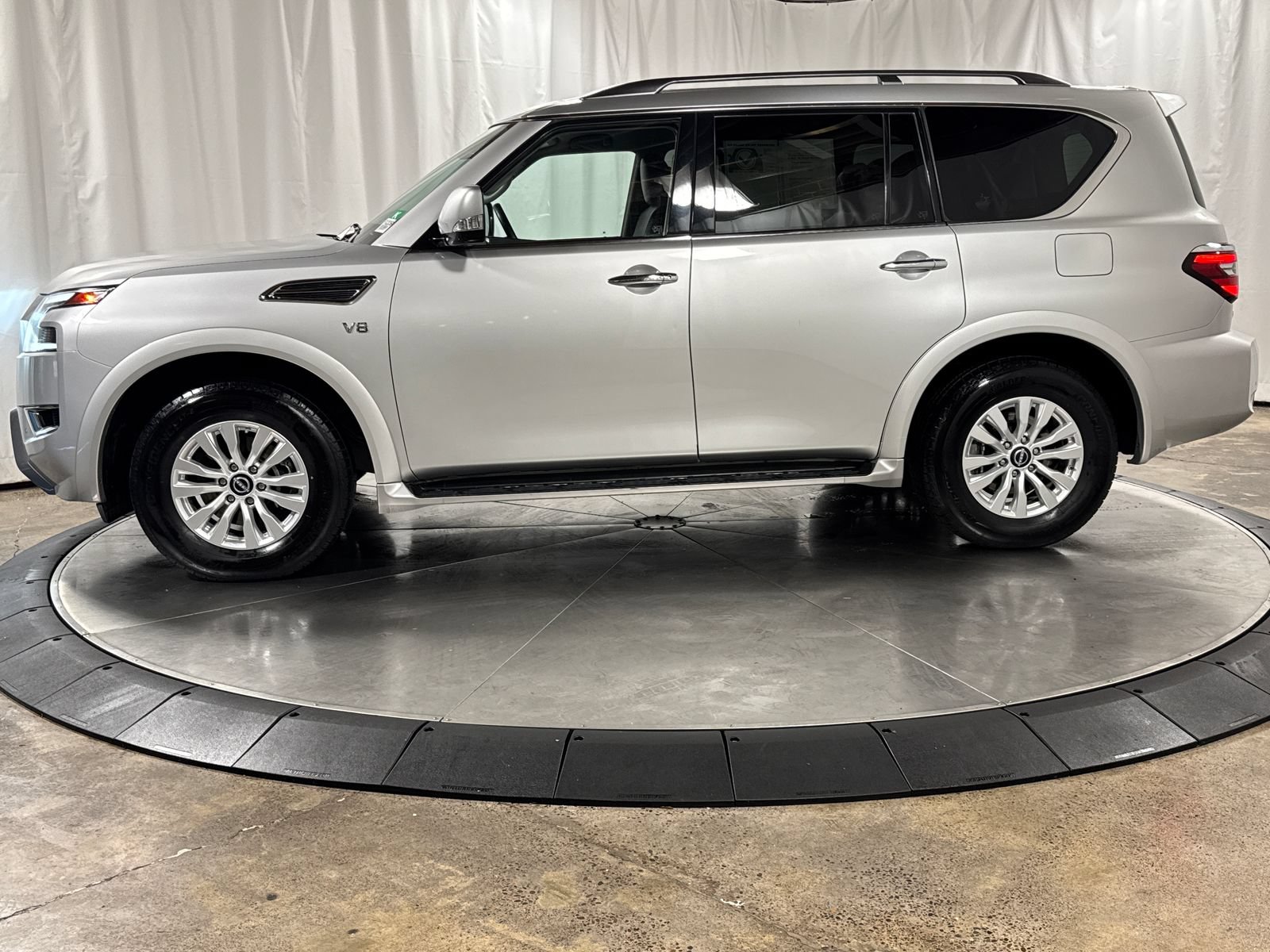 Used 2021 Nissan Armada SV AWD/4WD image 8