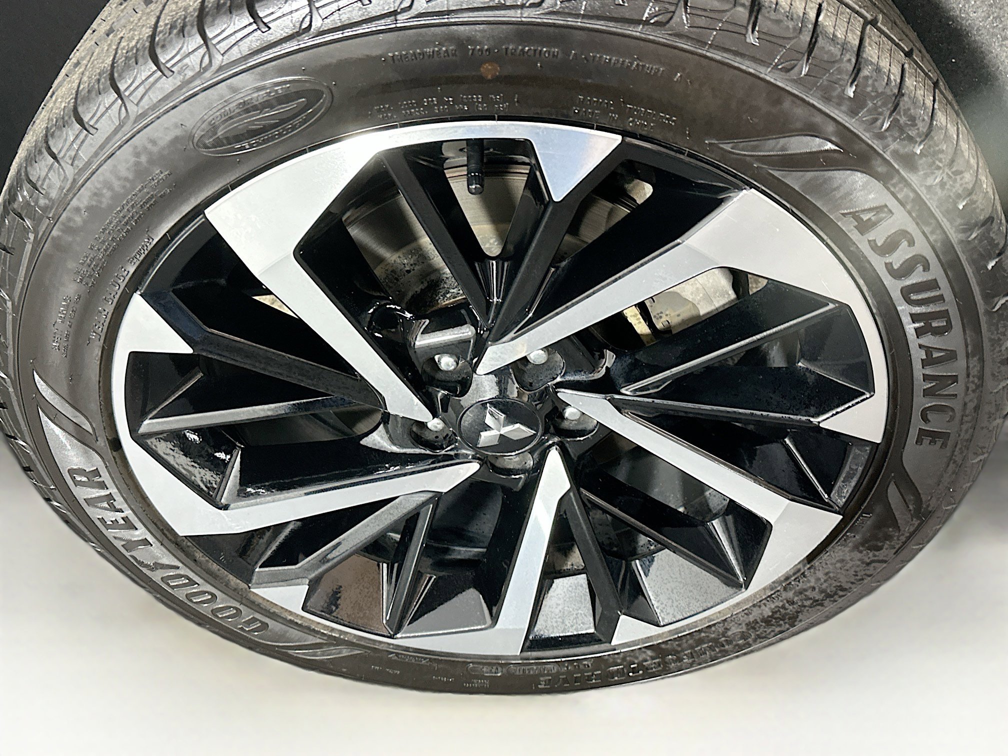 Used 2024 Mitsubishi Outlander SE image 11