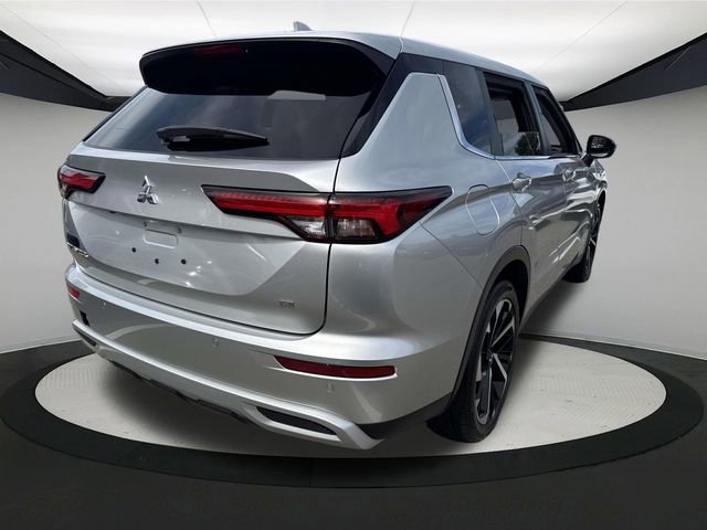 Used 2024 Mitsubishi Outlander SE Black Edition image 11