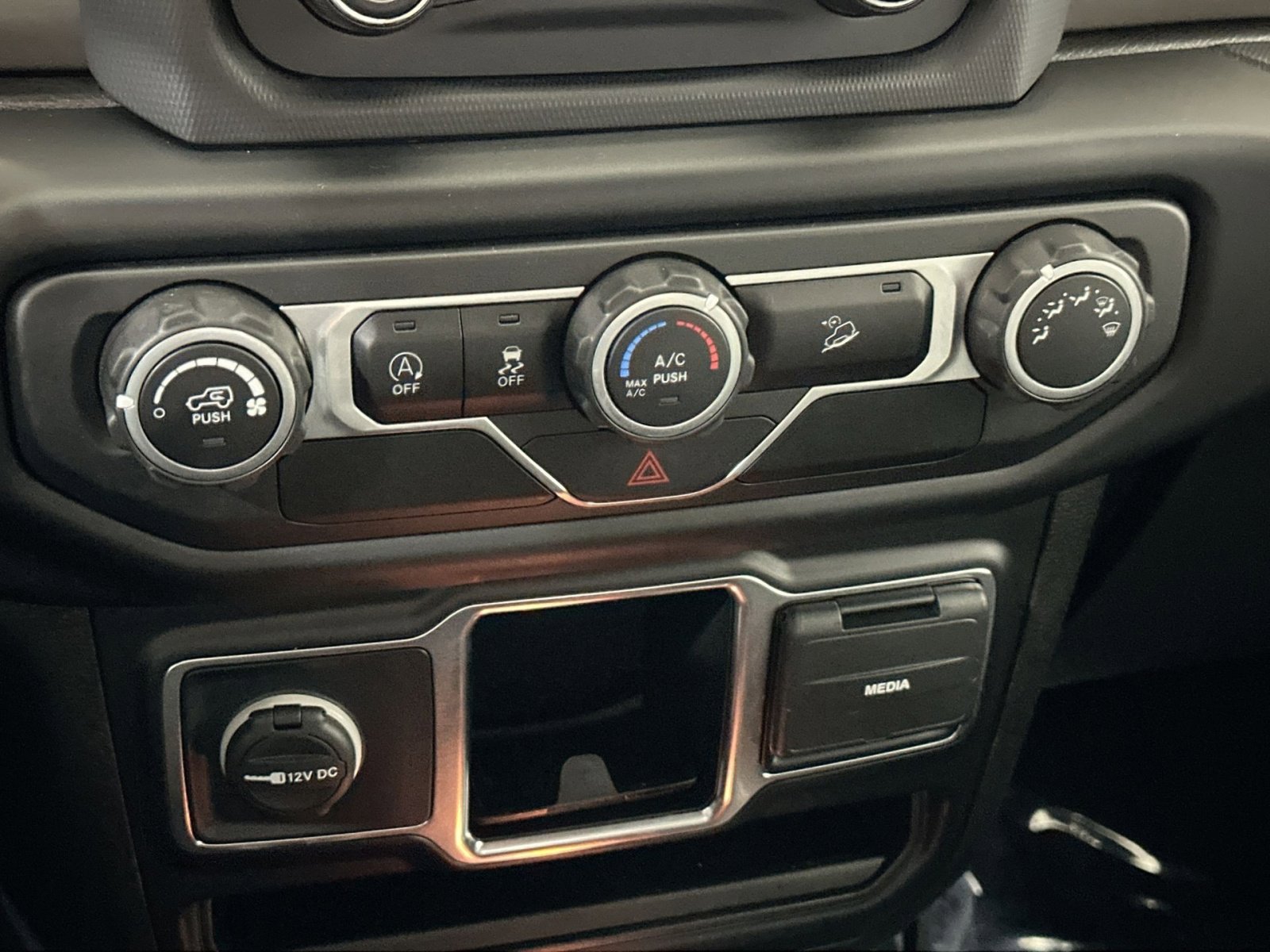 Used 2020 Jeep Wrangler Sport image 25