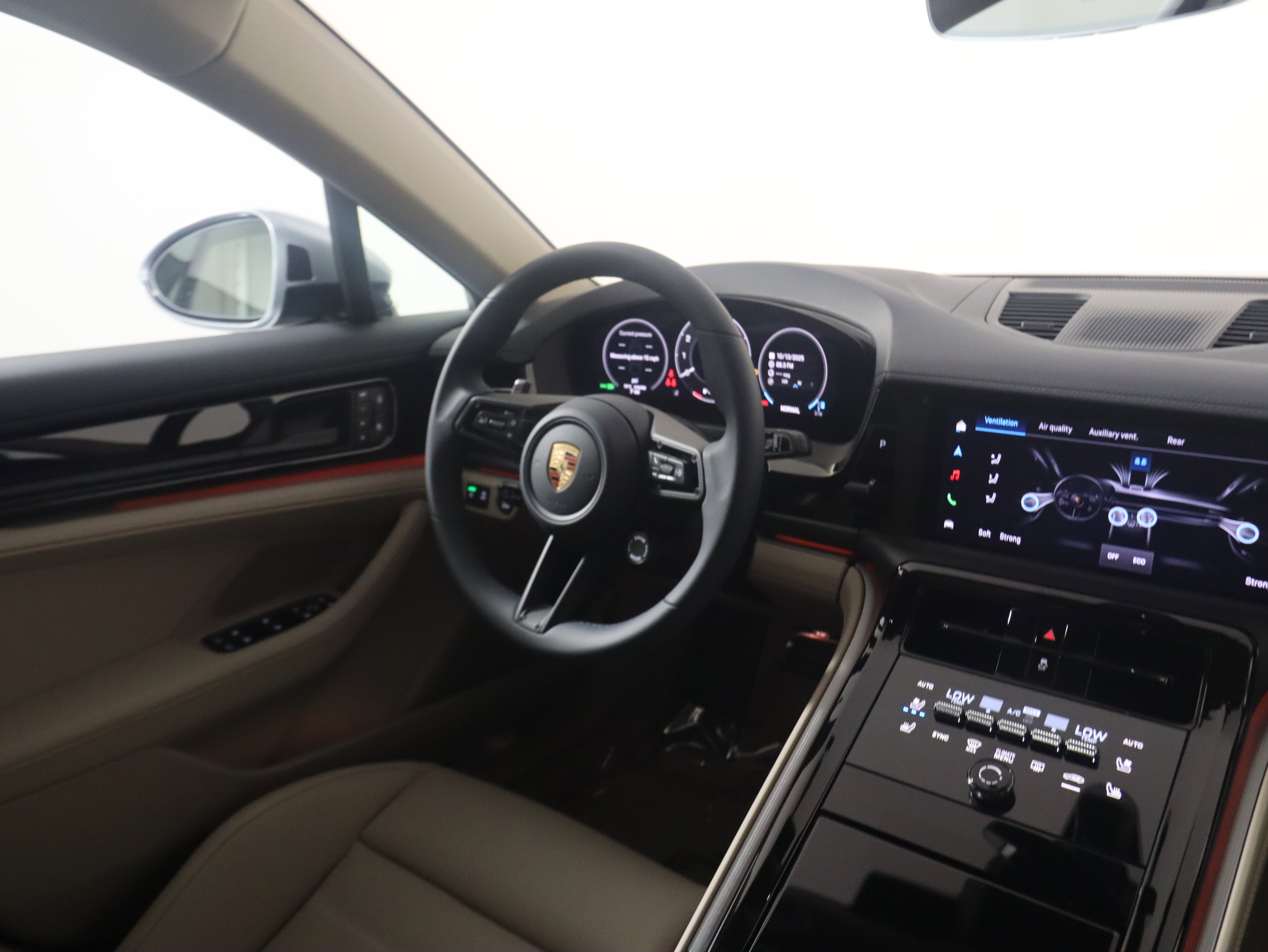Certified 2026 Porsche Panamera image 12