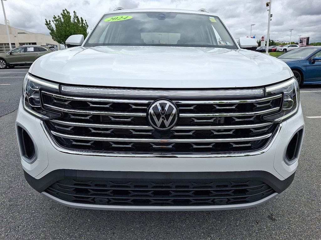 Used 2024 Volkswagen Atlas SEL AWD/4WD image 3