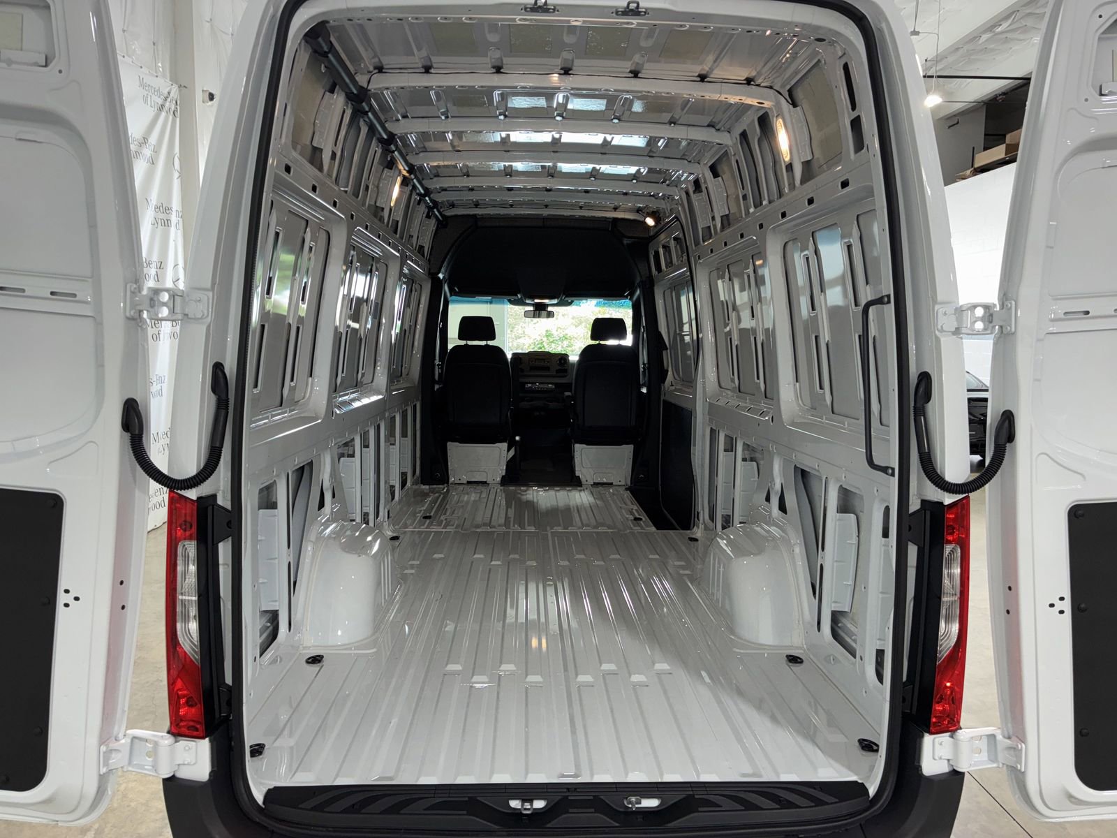 New 2025 Mercedes-Benz Sprinter 2500 image 18