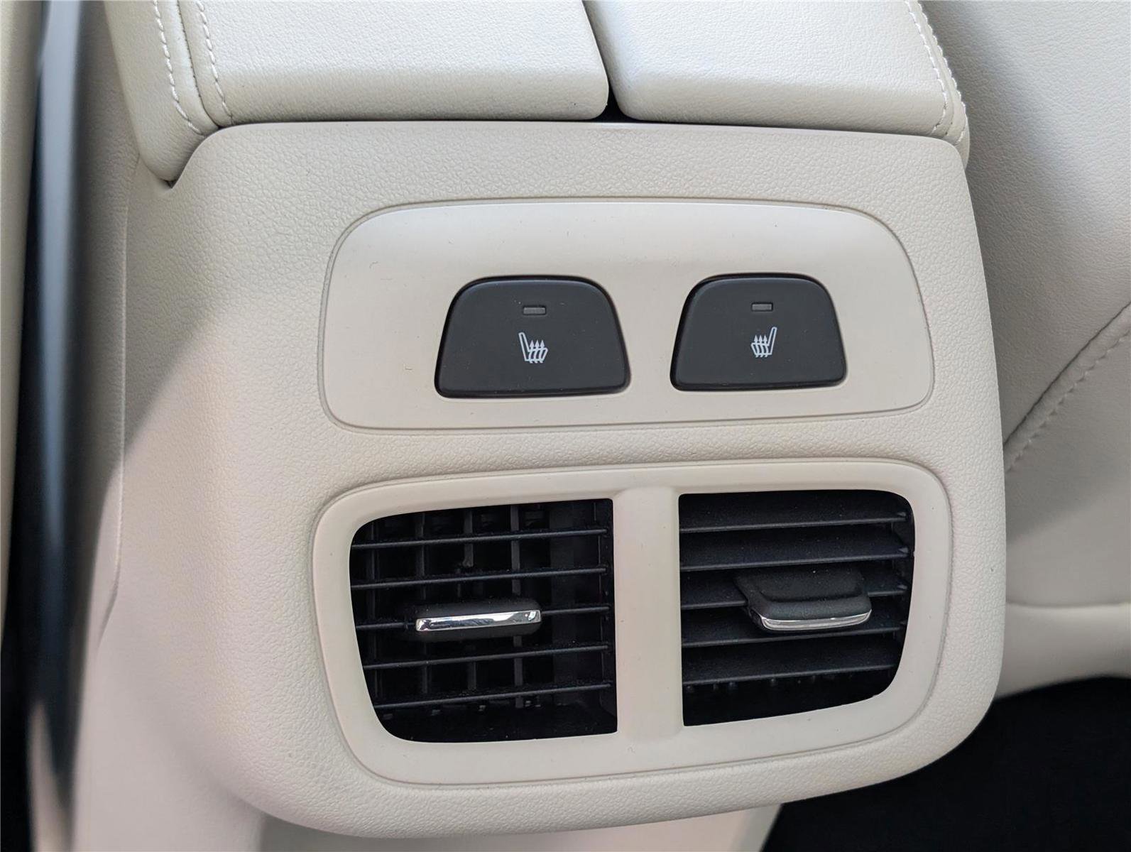 Used 2023 Buick Envision Avenir image 17