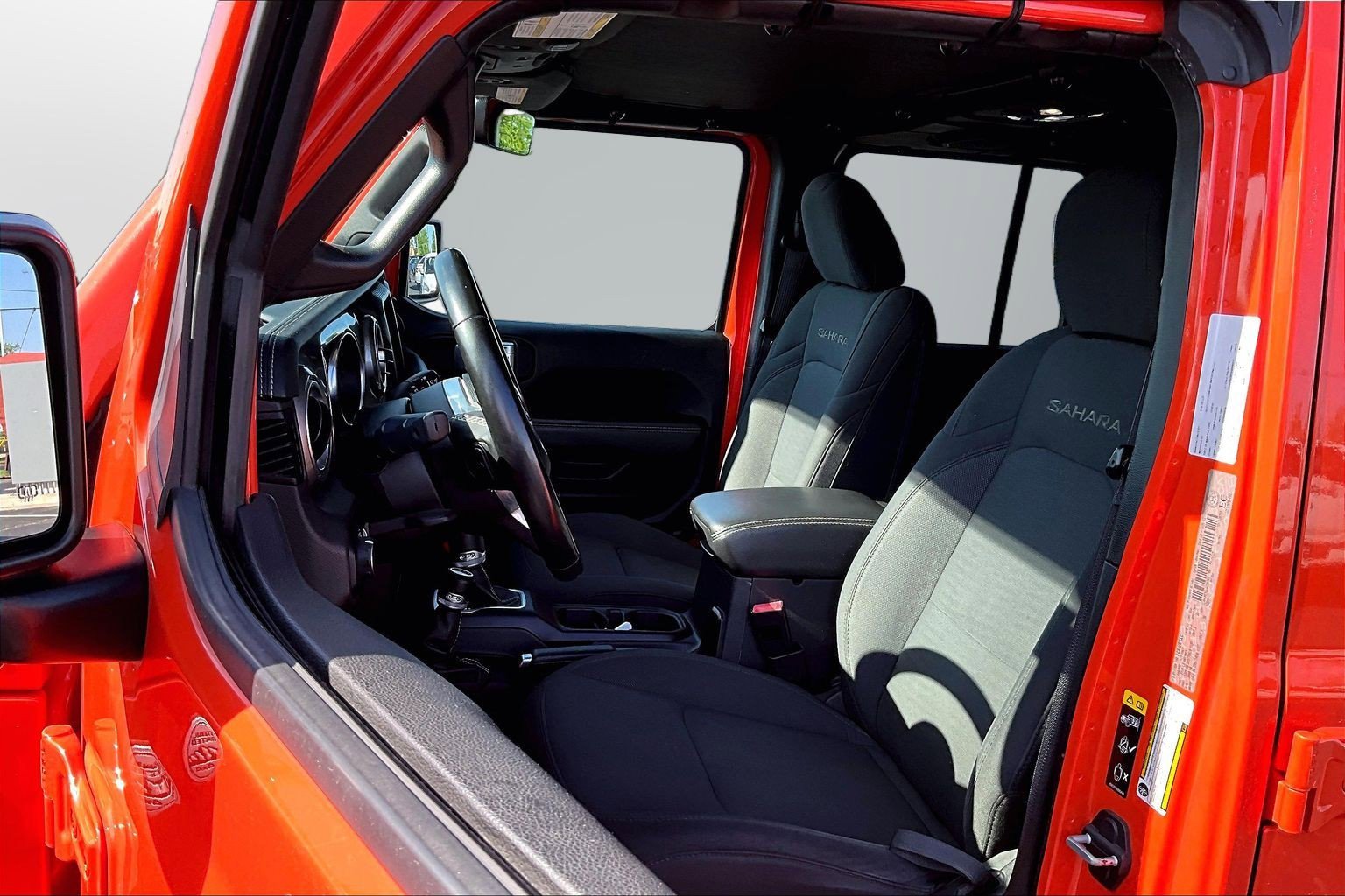 Used 2020 Jeep Wrangler Unlimited Sahara w/ Uconnect 4C Nav & Sound Group AWD/4WD image 16