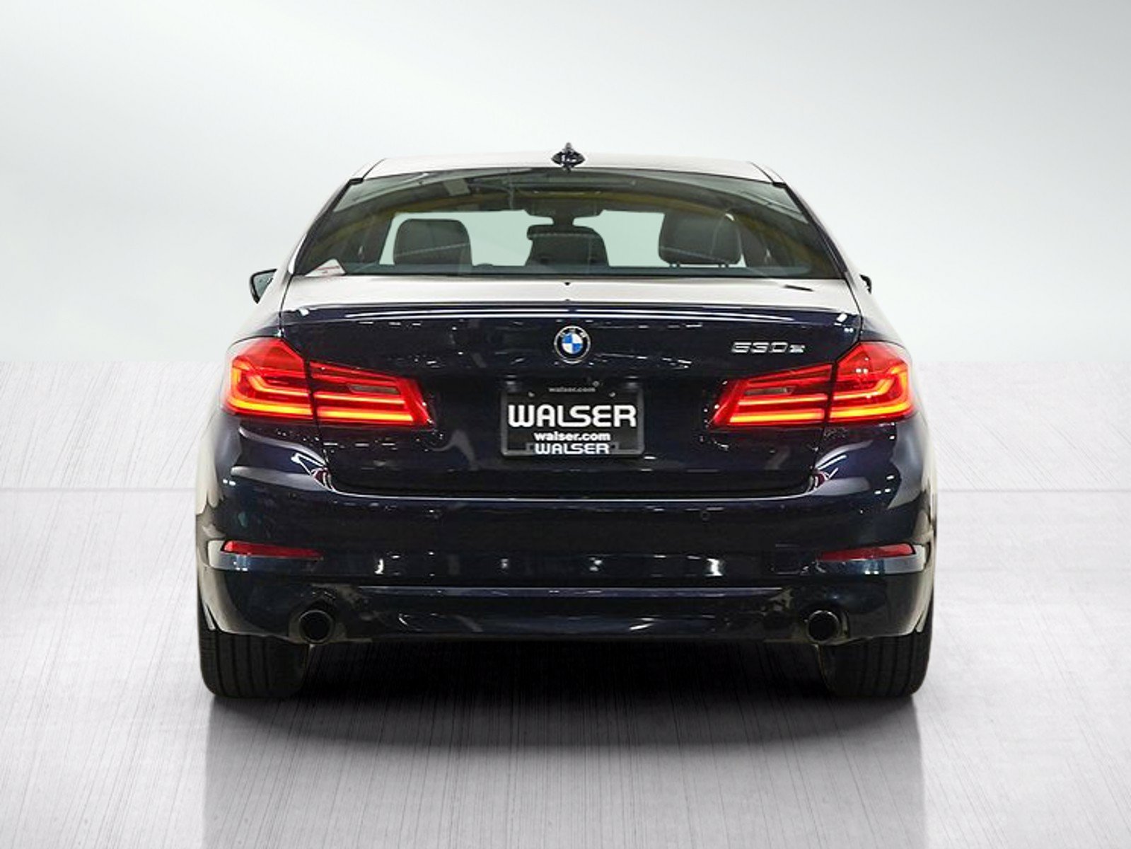 Used 2018 BMW 530e xDrive w/ Premium Package 2 AWD/4WD image 5