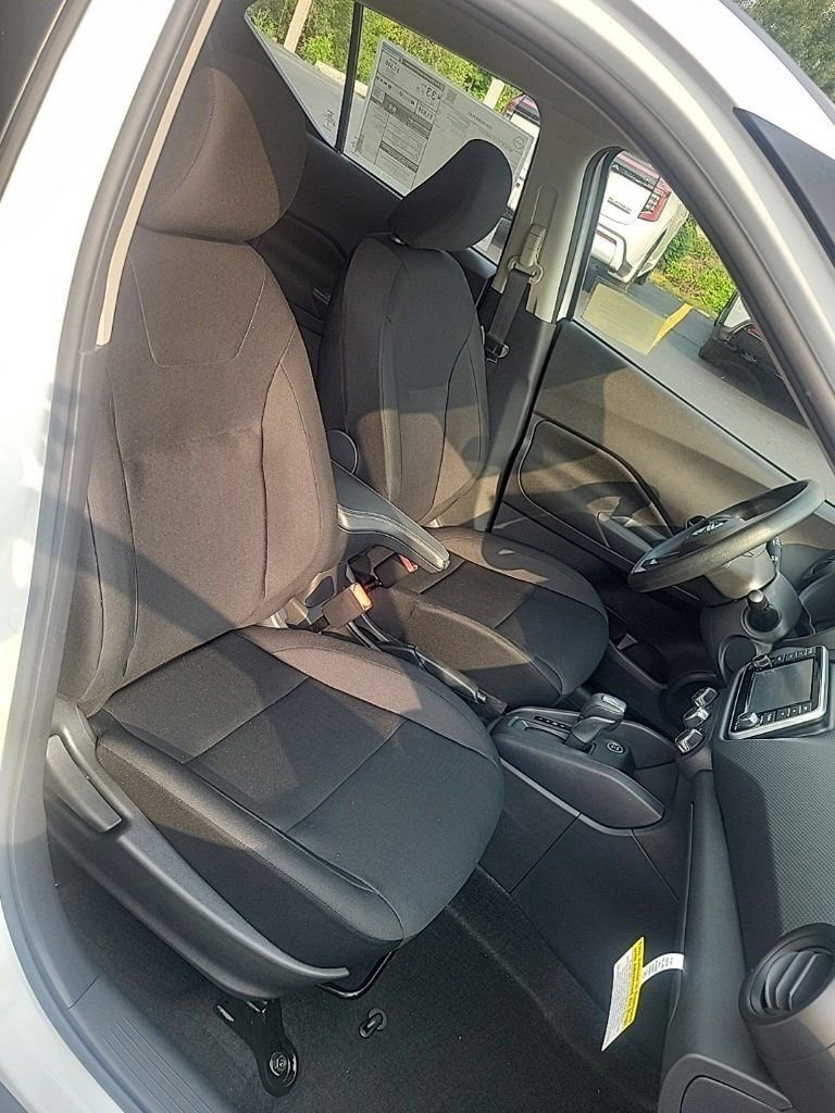 Used 2025 Nissan Kicks Play S image 23