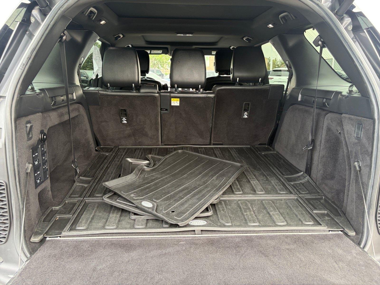 Used 2020 Land Rover Discovery HSE AWD/4WD image 34