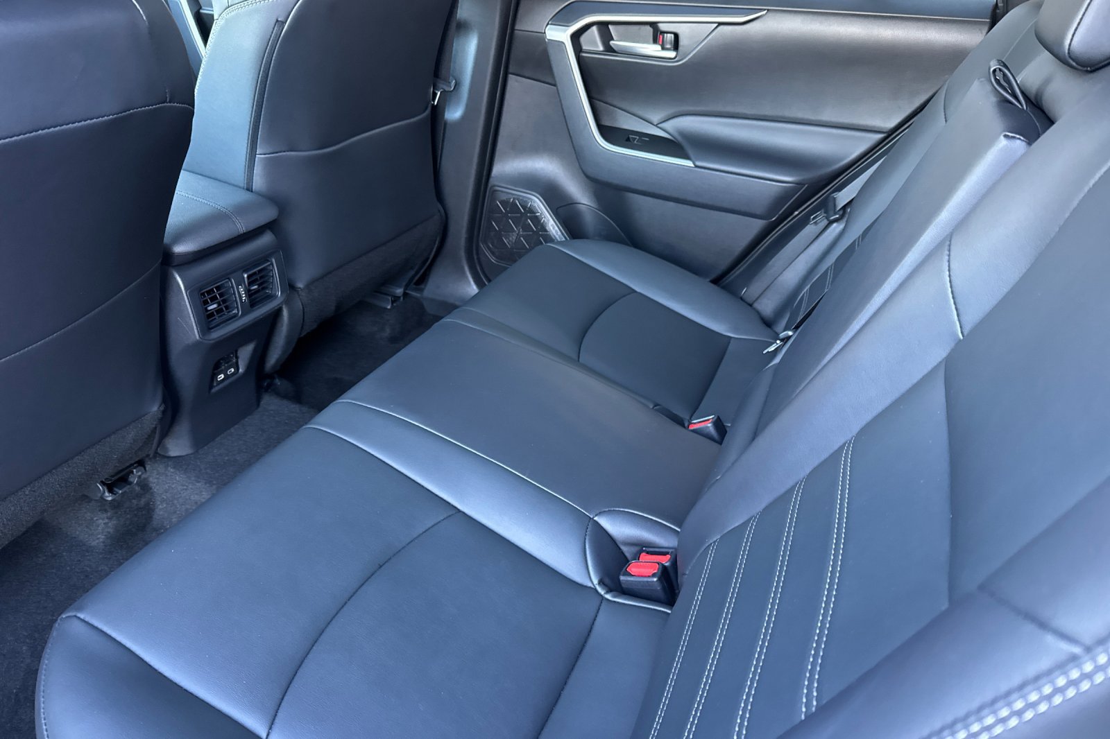 Used 2025 Toyota RAV4 XLE Premium w/ Weather Package FWD image 12