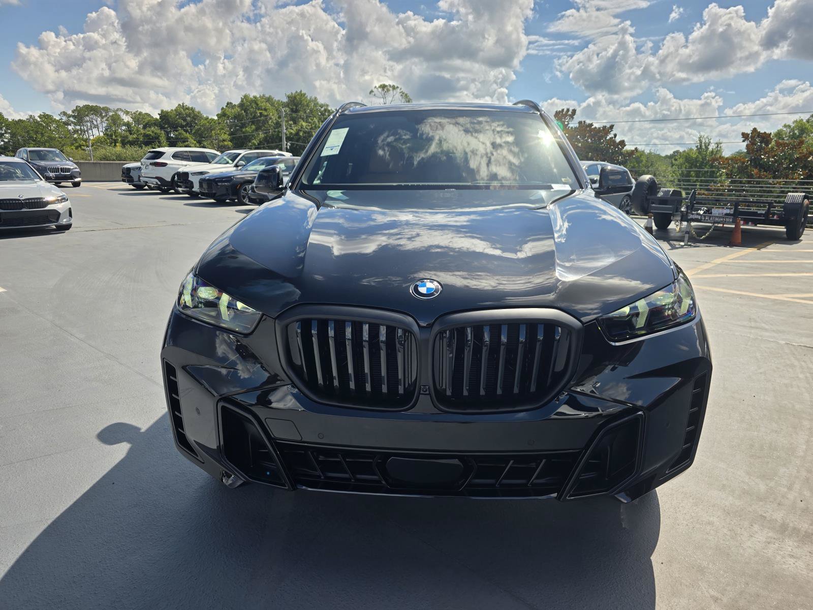 New 2026 BMW X5 xDrive40i w/ M Sport Package AWD/4WD image 2