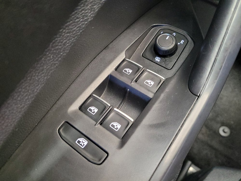 Used 2025 Volkswagen Jetta Sport FWD image 27