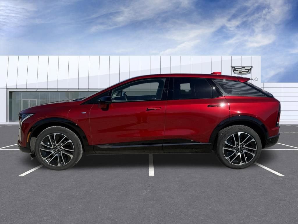 Certified 2025 Cadillac Optiq Sport 2 w/ LPO, Floor Liner Package image 5