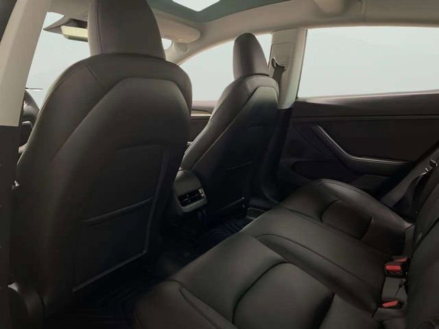 Used 2023 Tesla Model 3 Standard Range image 89