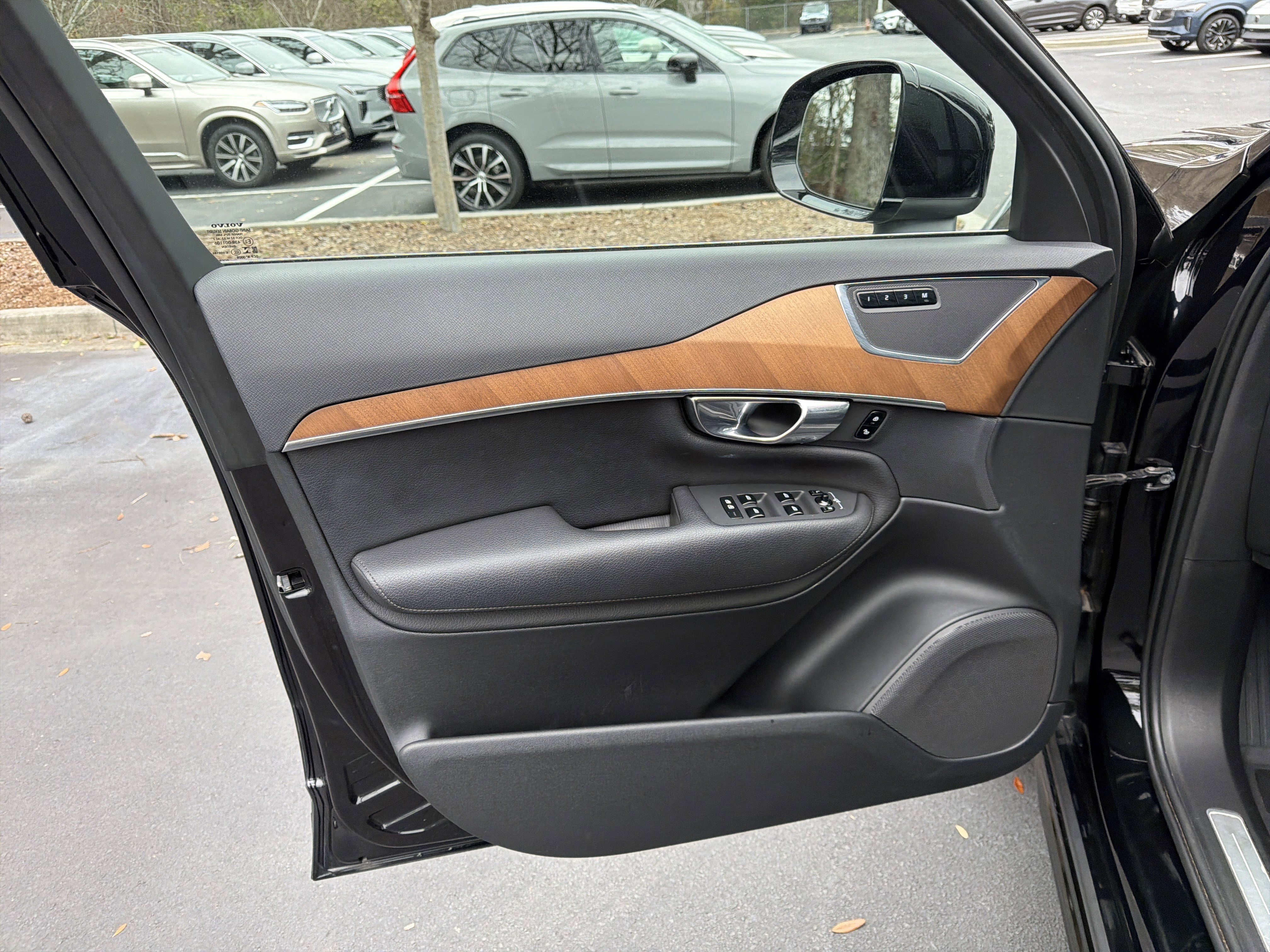 Certified 2022 Volvo XC90 T8 Inscription Expression w/ Advanced Package image 14