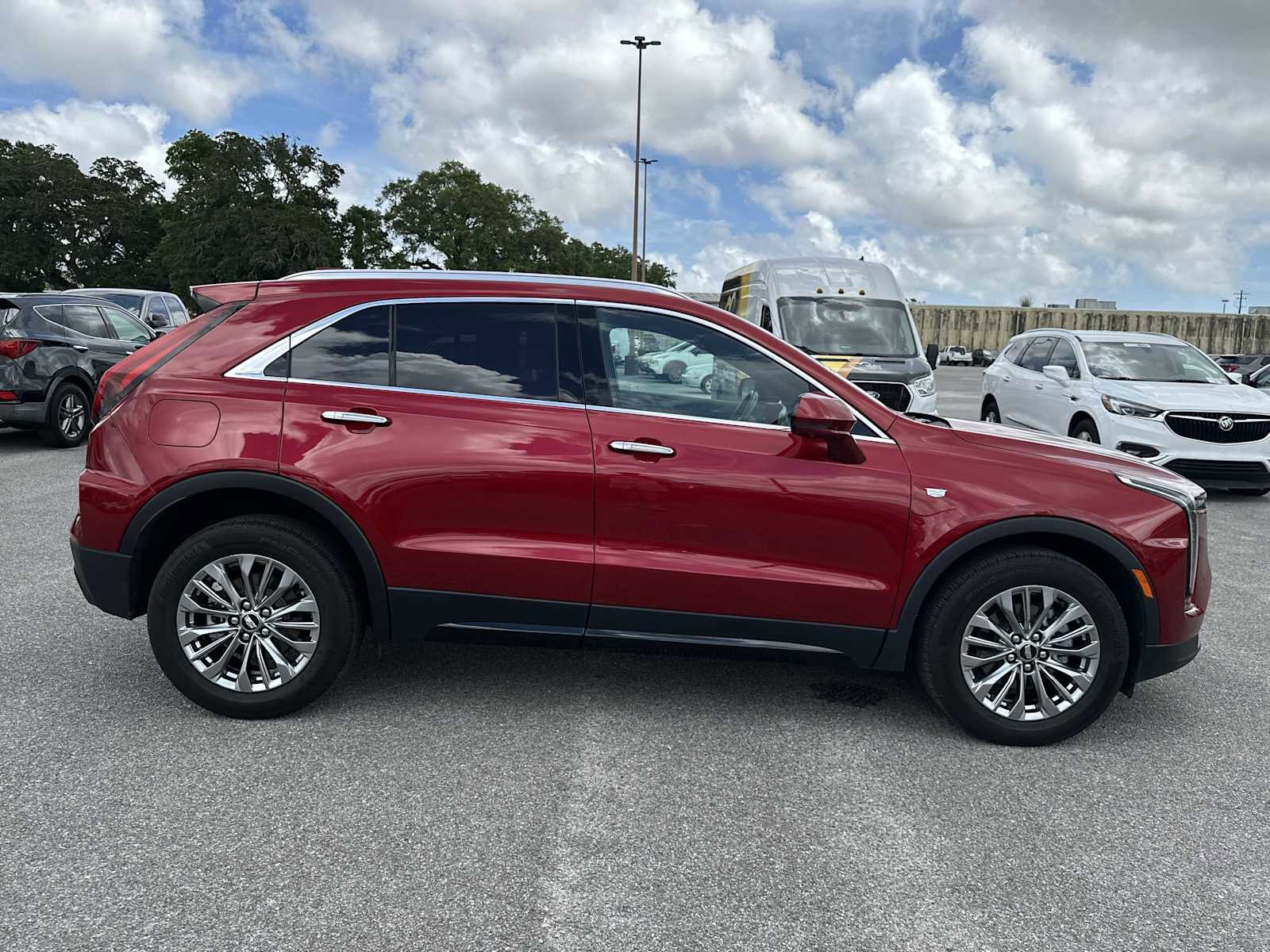 Used 2025 Cadillac XT4 Premium Luxury FWD image 9